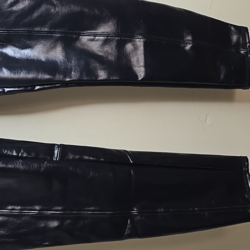 SPANXshape Faux Leather Patent Leggings Medium - Picture 9 of 16